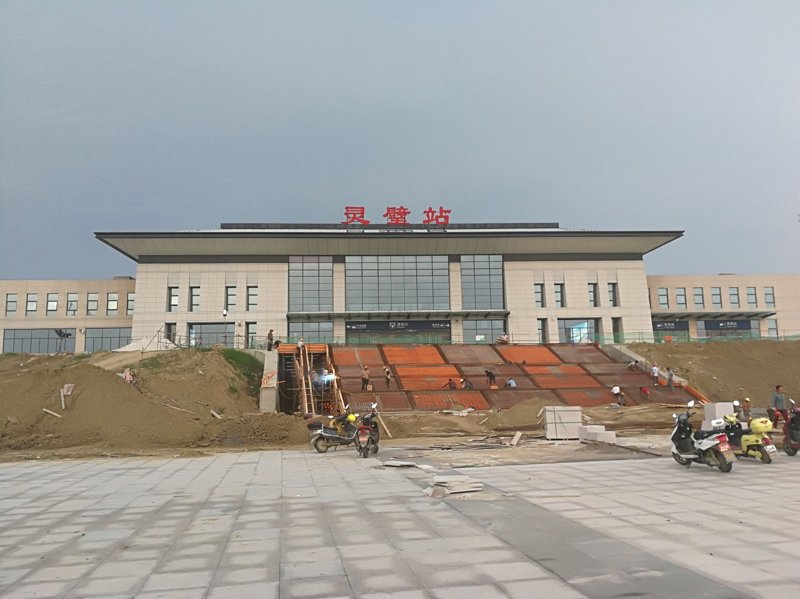 匠心演绎 文芳服饰的优雅蜕变